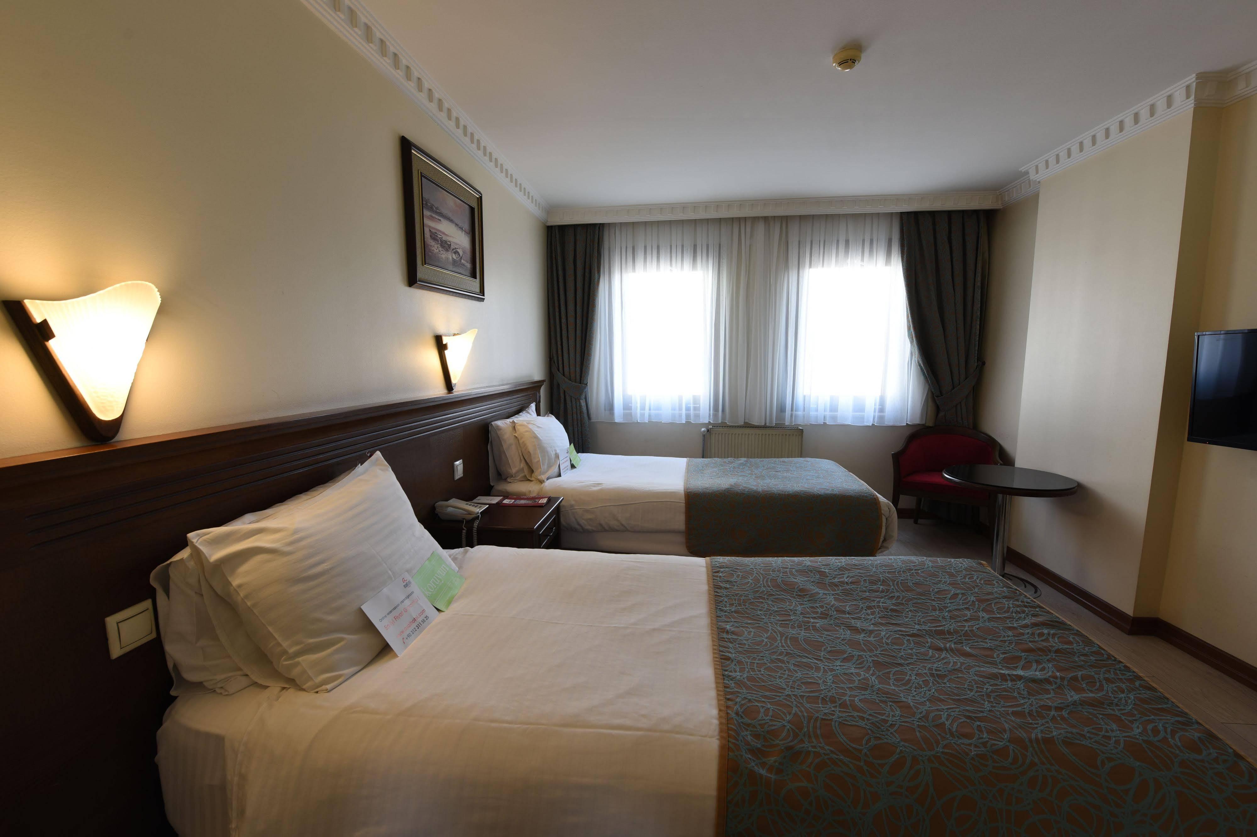 Asal Hotel 3*