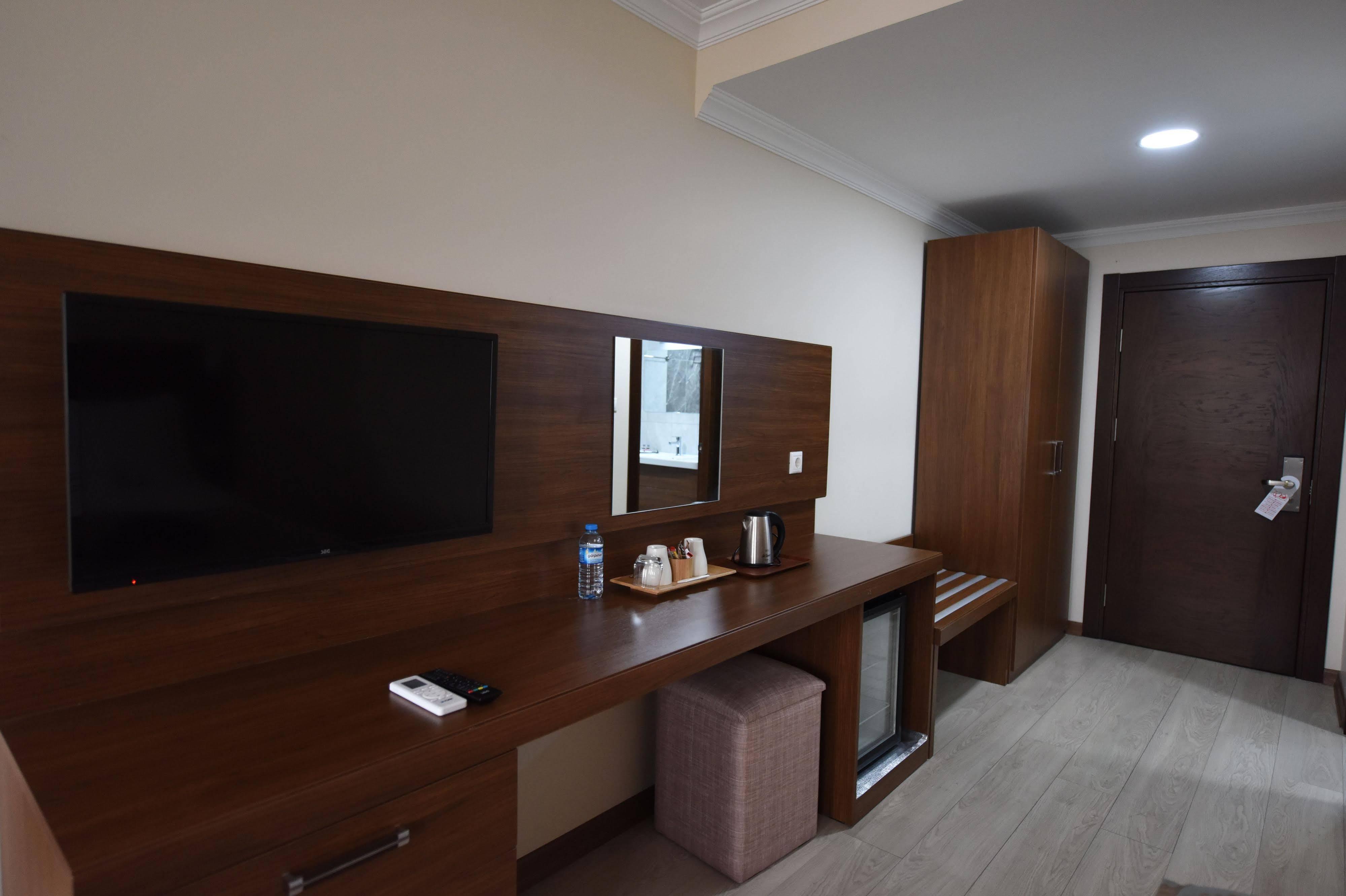 Asal Hotel 3*